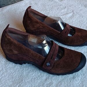 NWOT Merrell  Brown Suede Mary Jane Wedges